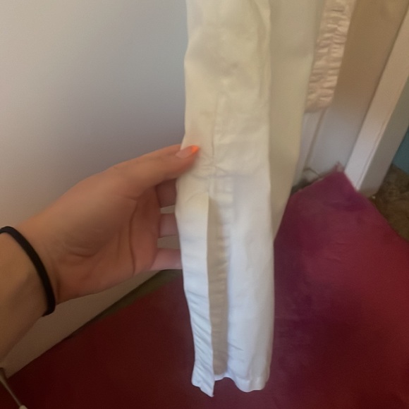 White beach dress with flower top and pockets - Picture 7 of 8